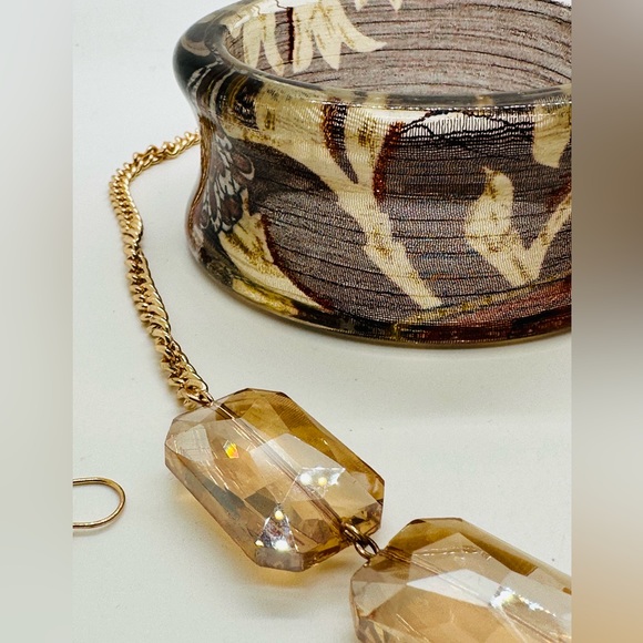 Wide Bracelet & Crystal Necklace Set - Picture 13 of 16